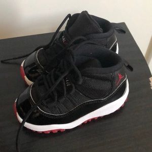 Toddler Air Jordan Bred 11s Size 6C .